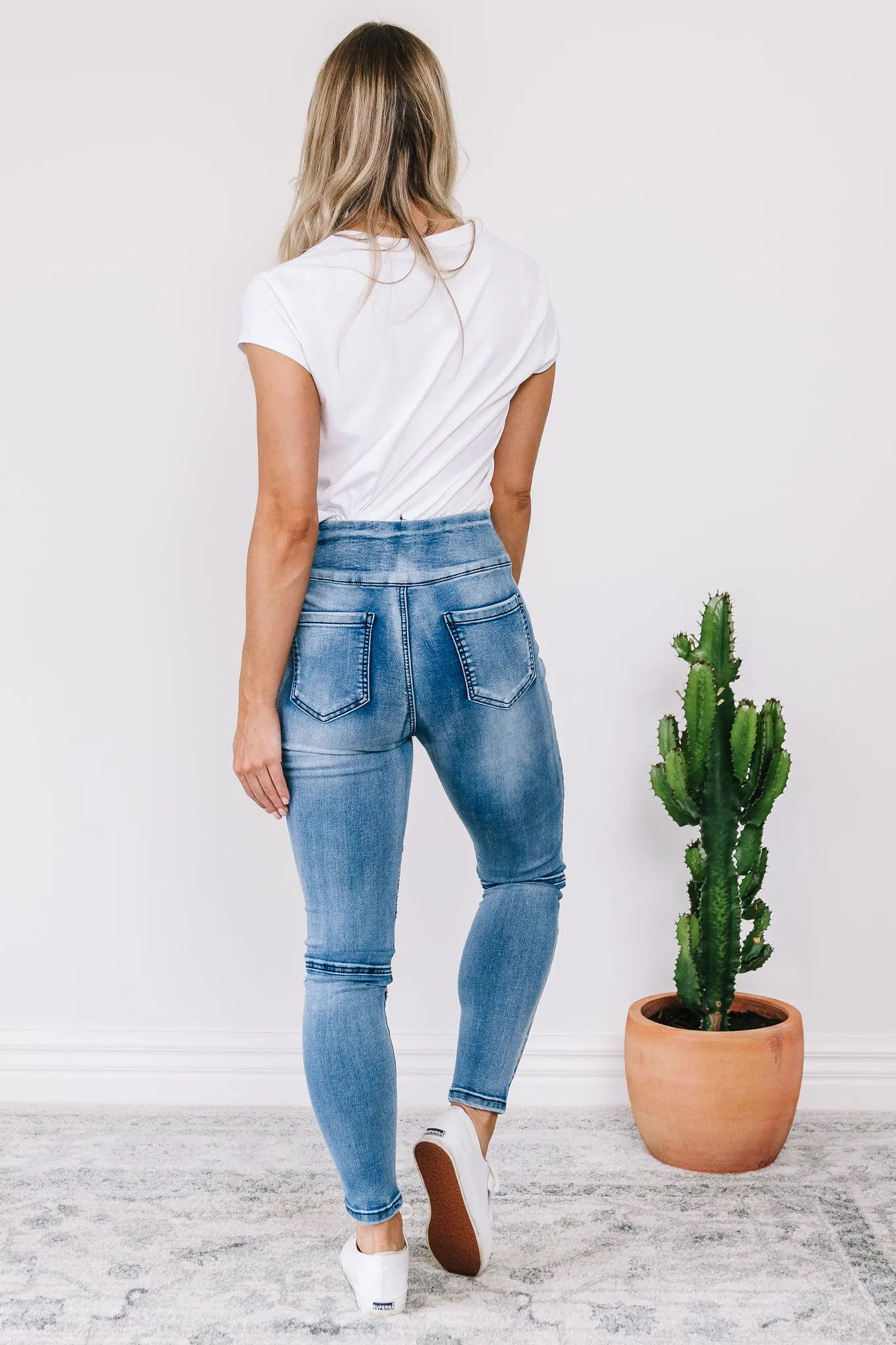 Dee Pull Up Jeans - Denim Blue